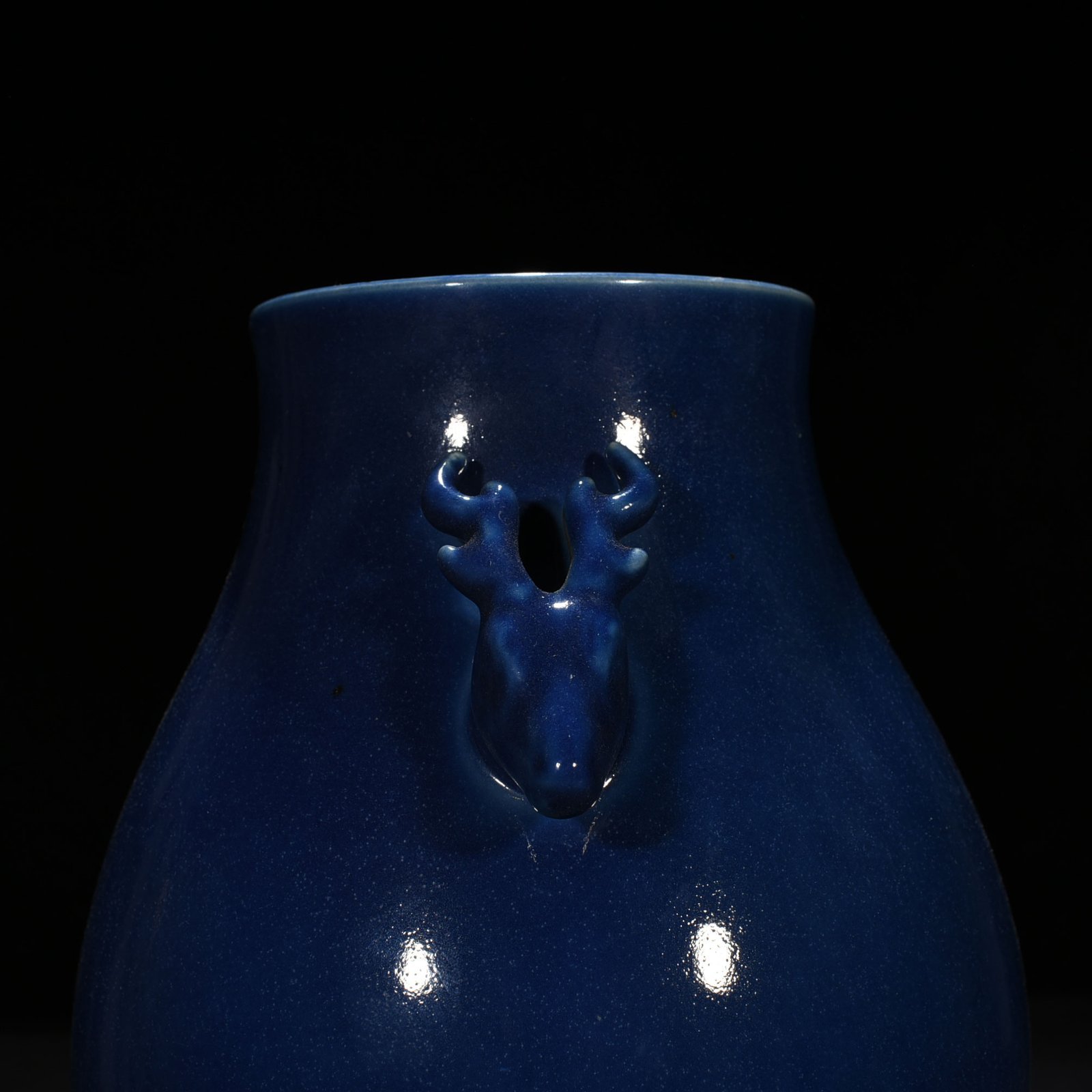 Qing Dynasty Qianlong Blue-glazed deer head statue
