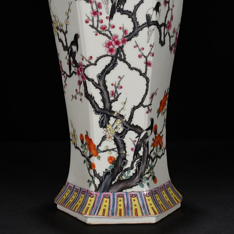 Qing Dynasty Qianlong pastel twelve magpies priMing Dynasty six-square vase