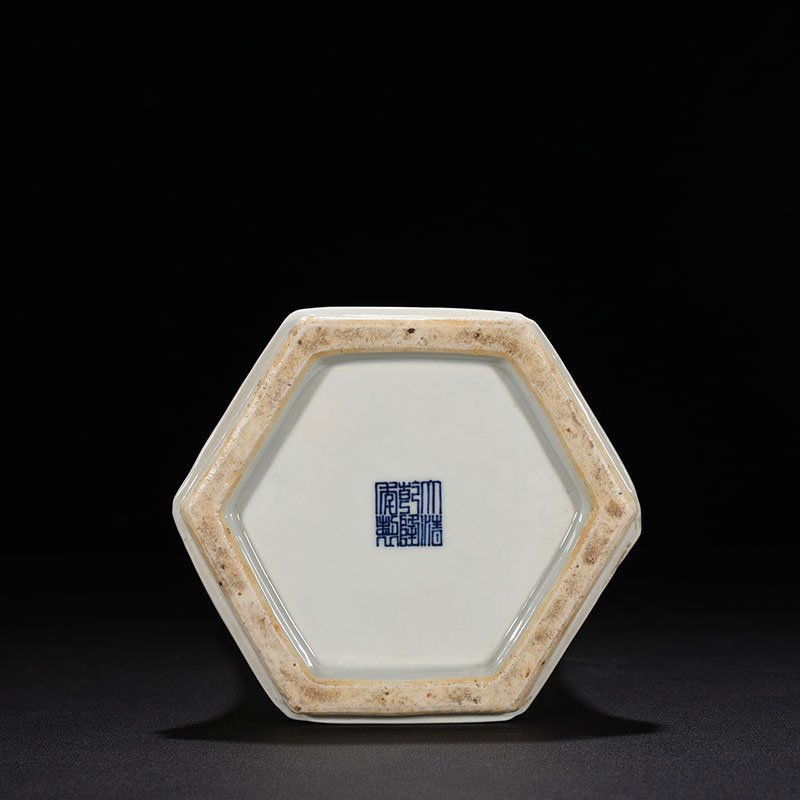 Qing Dynasty Qianlong pastel twelve magpies priMing Dynasty six-square vase
