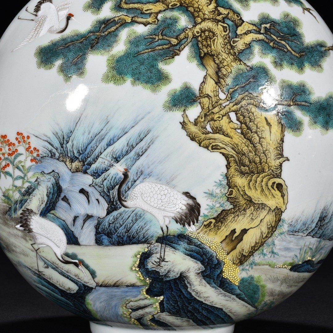 Qing Dynasty Qianlong pastel pine and crane holding the moon flat vase
