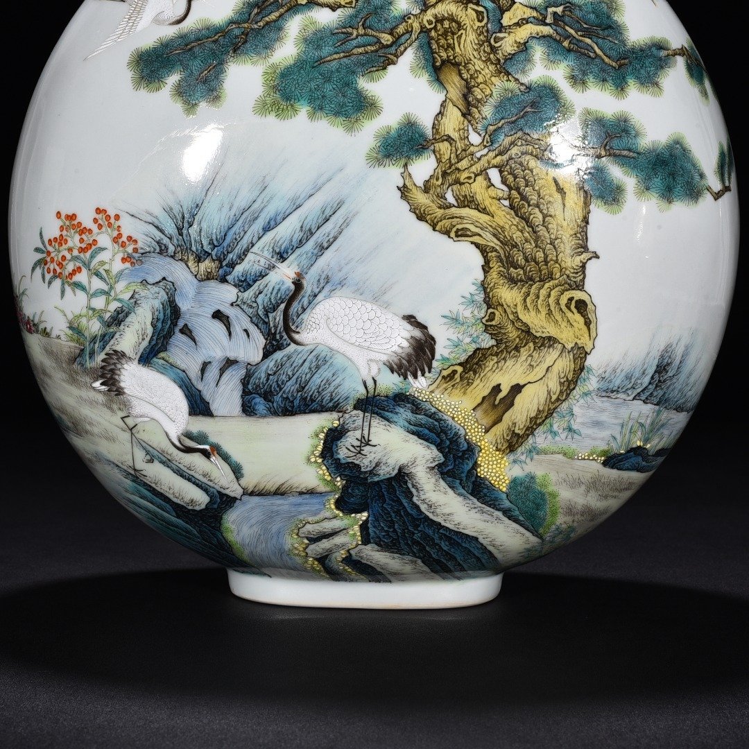 Qing Dynasty Qianlong pastel pine and crane holding the moon flat vase