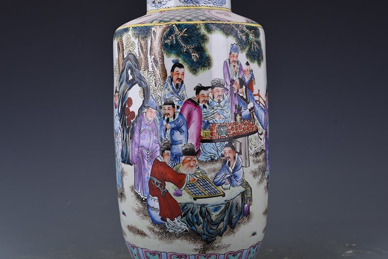 Qing Dynasty Qianlong pastel chess calligraphy and painting figure stick vase
