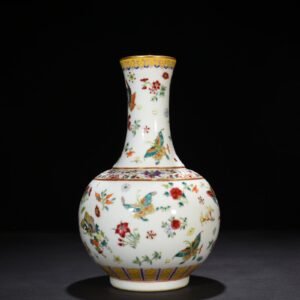 Qing Dynasty Qianlong pastel butterfly love vase