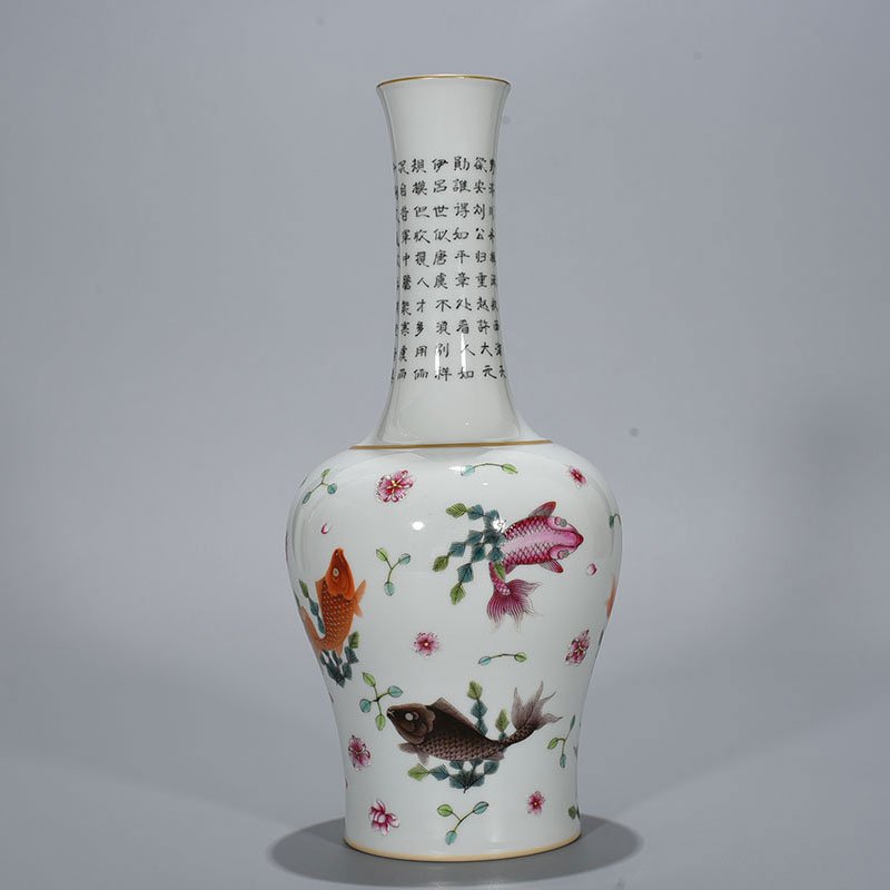 Qing Dynasty Qianlong pastel fish and algae rattle bottle rattle statue