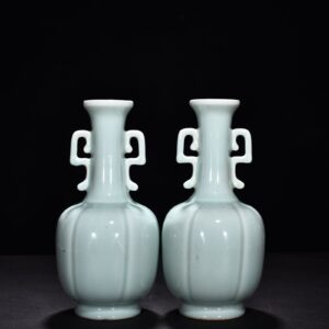 Qing Dynasty Qianlong pink celadon glaze scraped edge amphorae