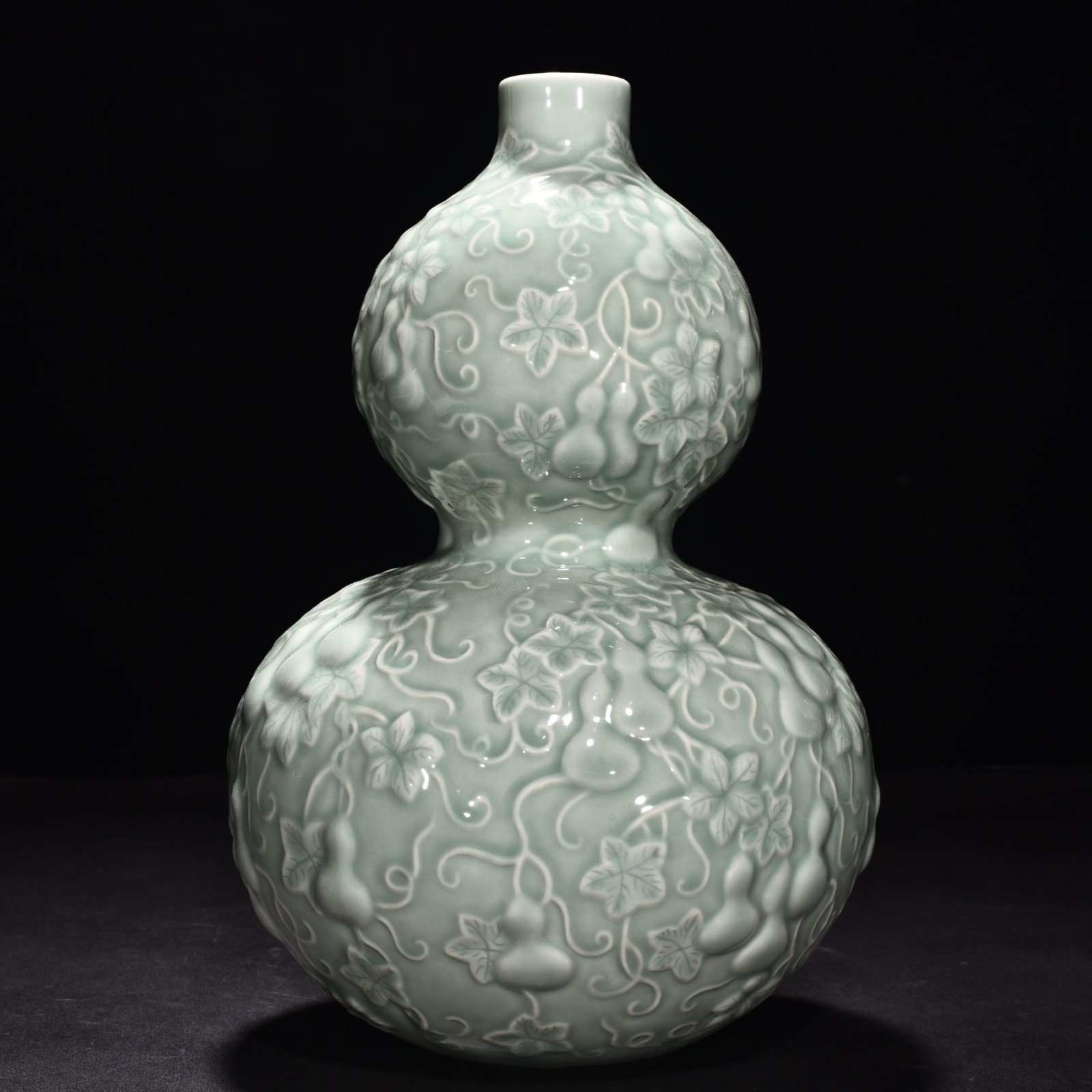 Qing Dynasty Qianlong pink celadon glaze descendant Bandai gourd bottle