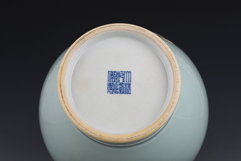 Qing Dynasty Qianlong pink celadon glaze consecrated famille rose landscape pavilion vase