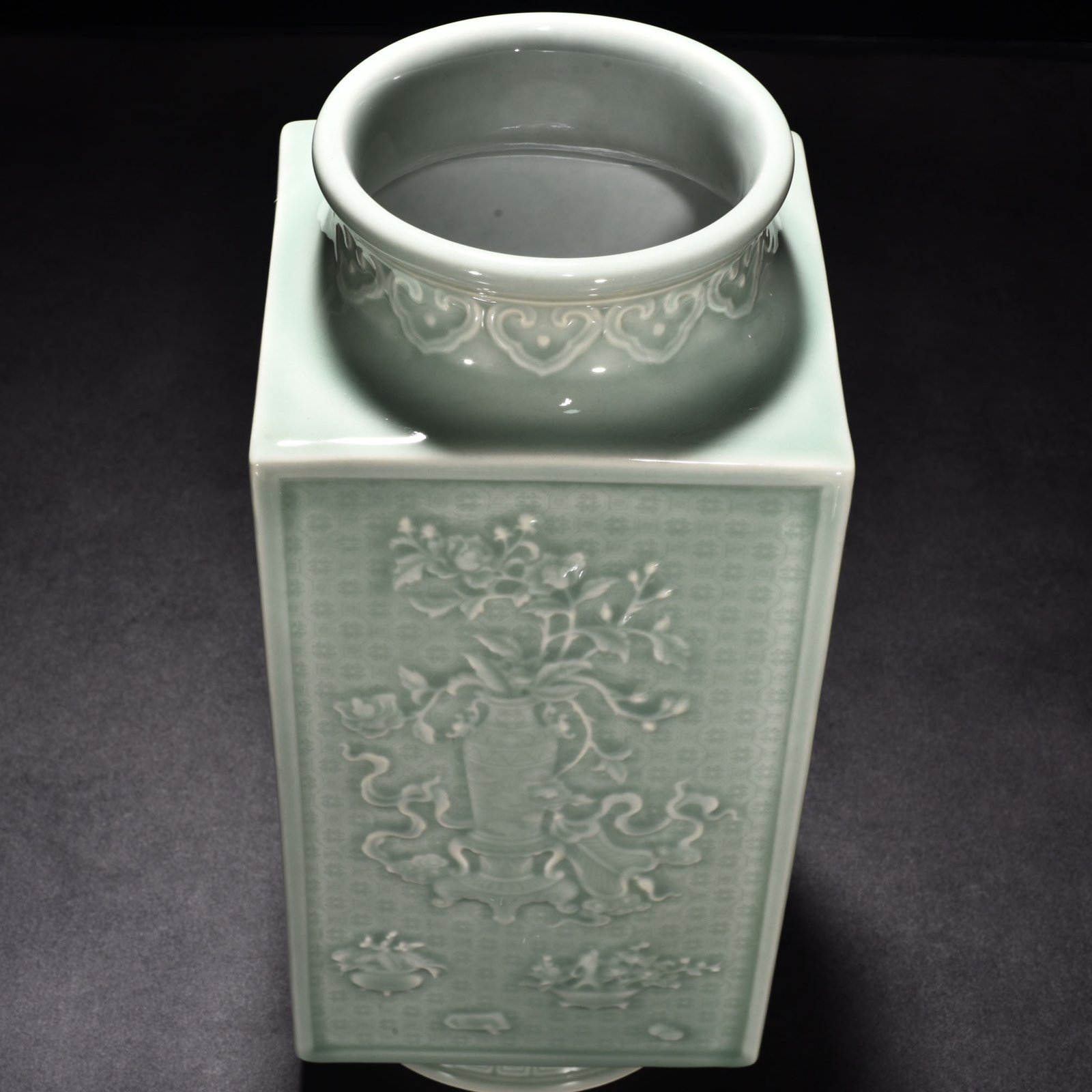 Qing Dynasty Qianlong pink celadon glaze carved ancient flower Cong style square vase