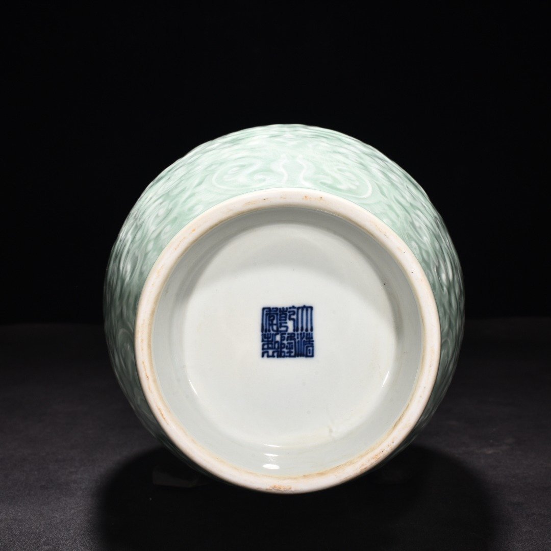 Qing Dynasty Qianlong pink celadon glaze carved dish vase with lotus