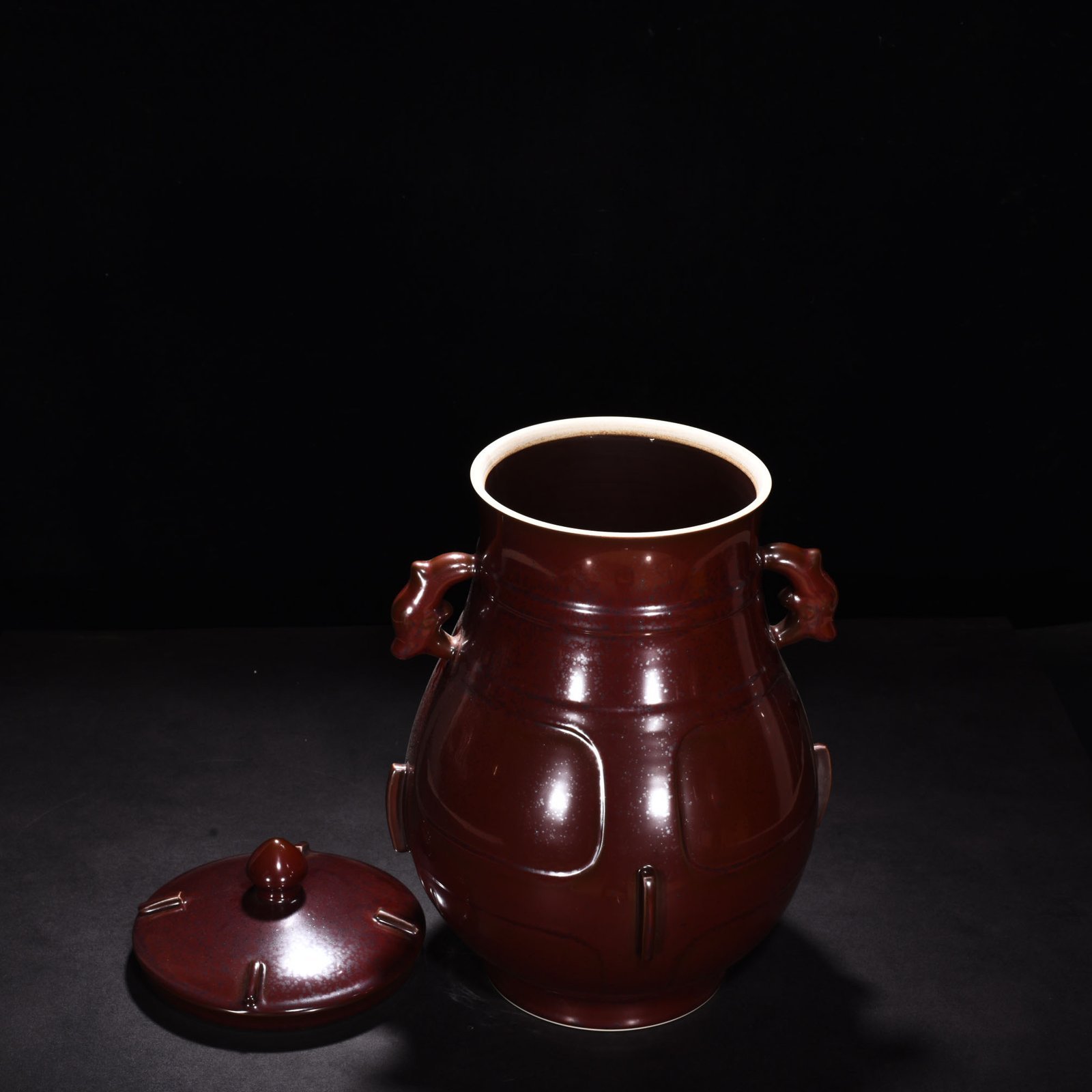 Qing Dynasty Purple gold glaze jar with two ears and halberd cover