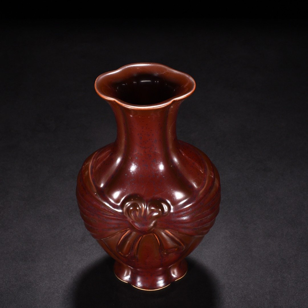 Qing Dynasty Purple gold glaze ribbon baggage vase