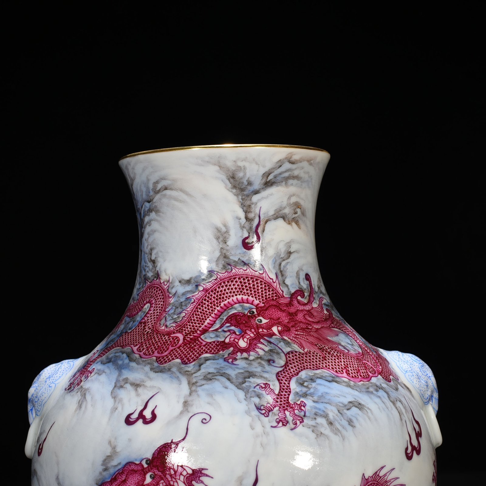 Qing Dynasty Qianlong rouge red five-cloud dragon amphora
