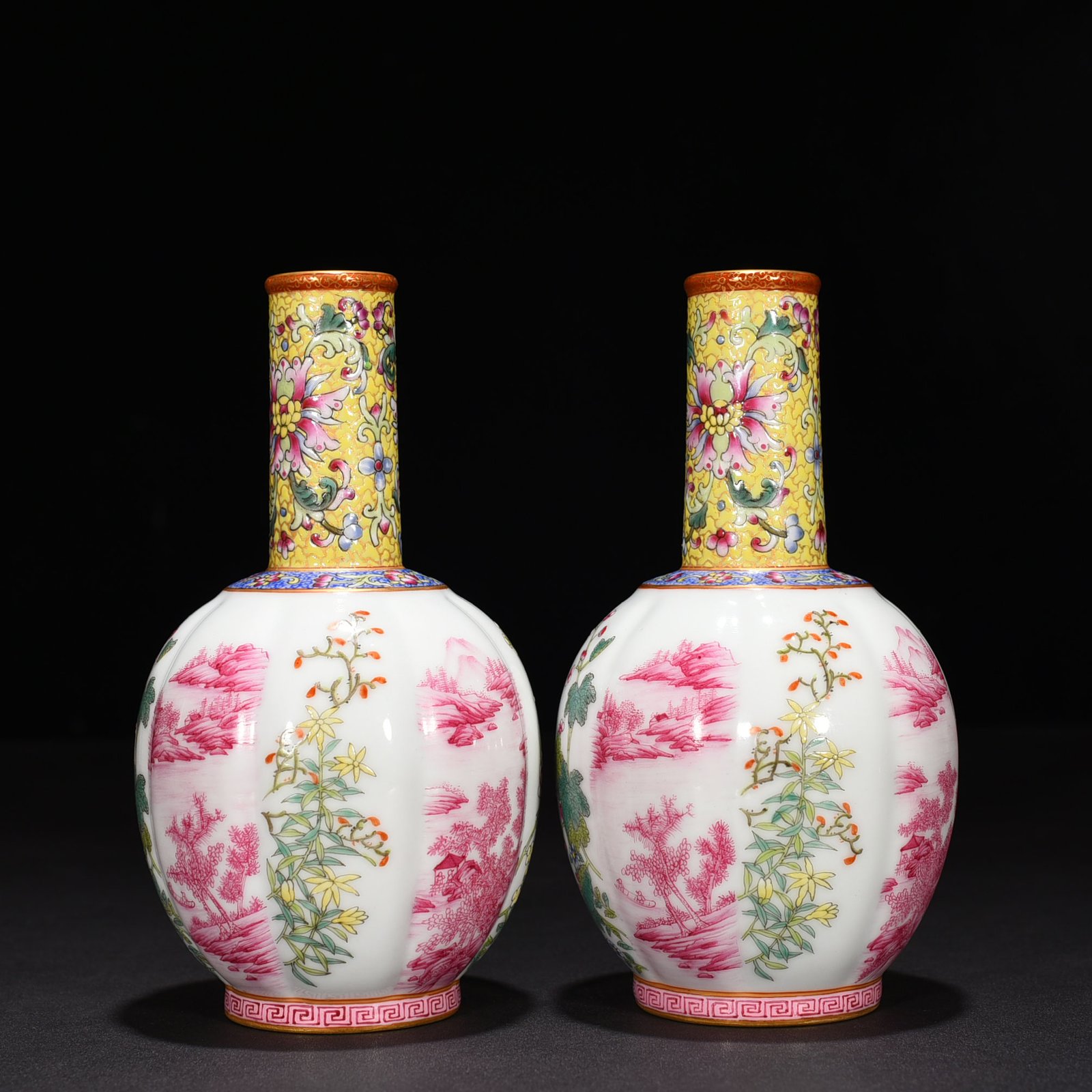Qing Dynasty Qianlong rouge red enamel flower bird landscape melon and hammer vase