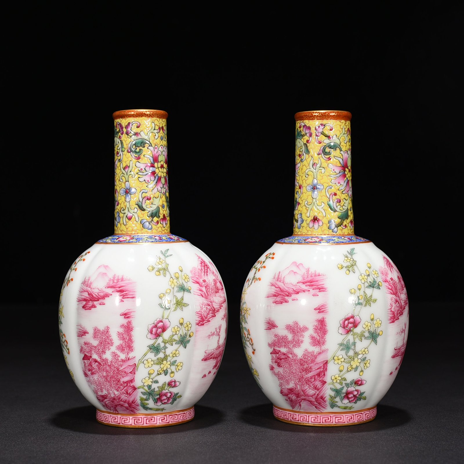Qing Dynasty Qianlong rouge red enamel flower bird landscape melon and hammer vase