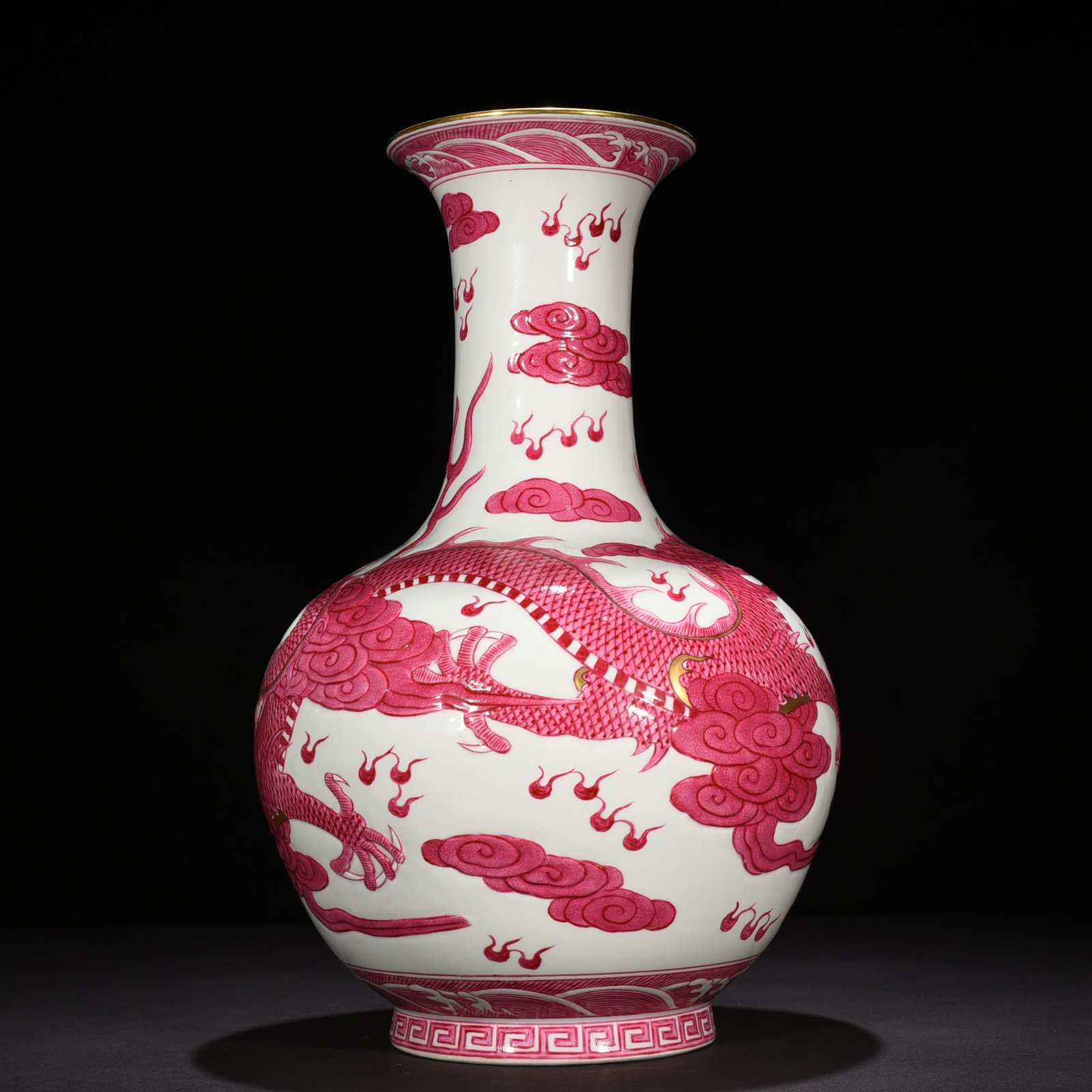 Qing Dynasty Qianlong rouge red dragon vase