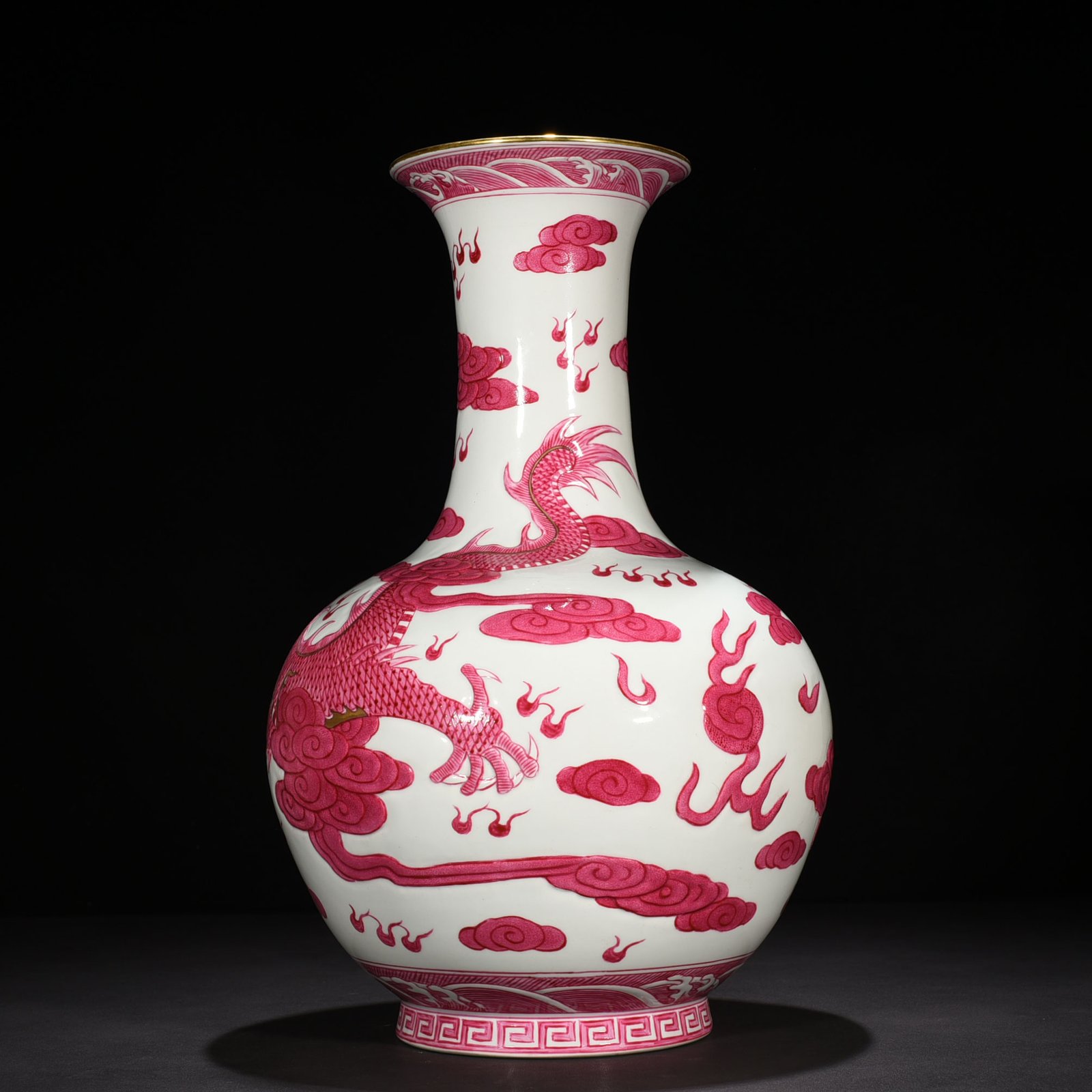 Qing Dynasty Qianlong rouge red dragon vase