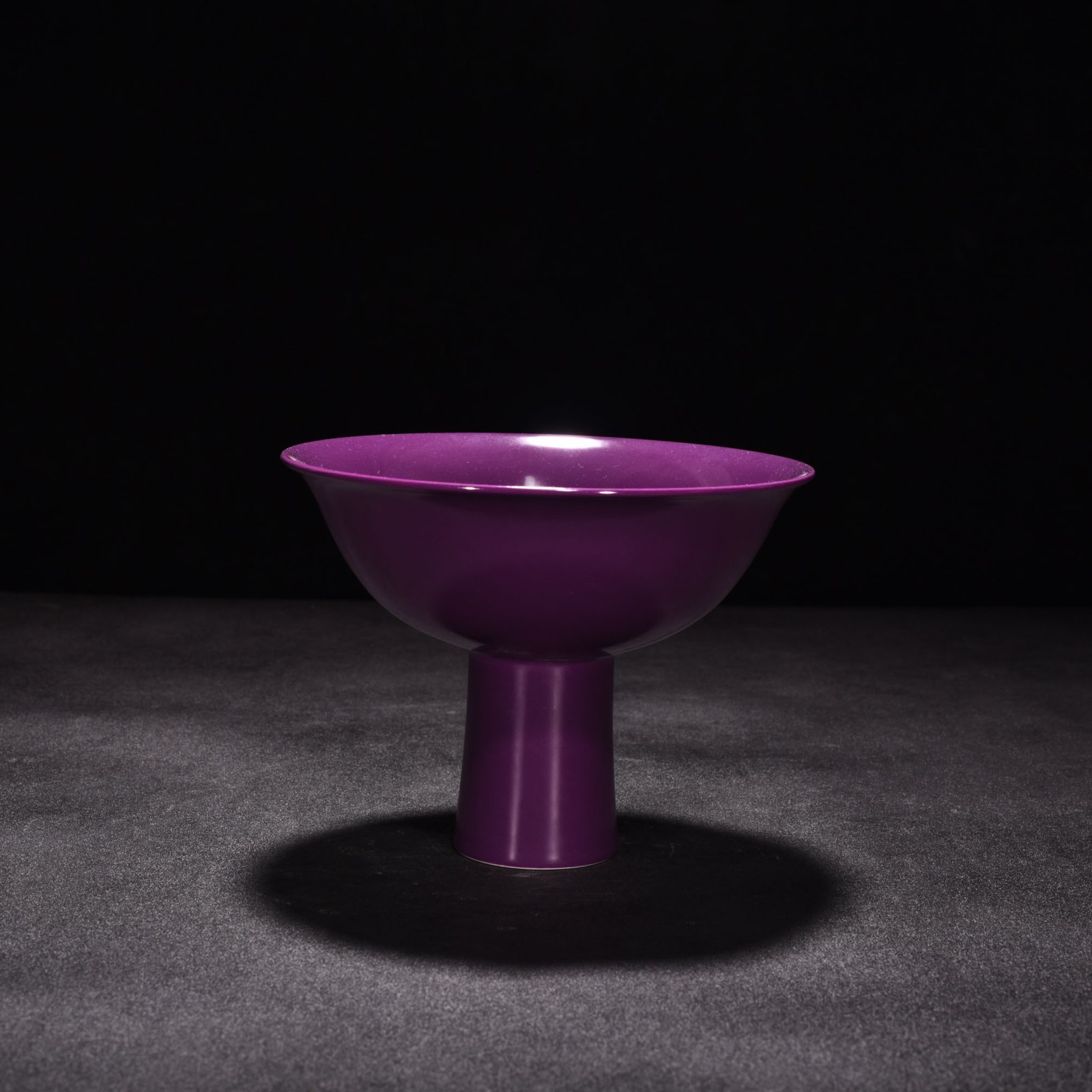 Qing Dynasty Qianlong eggplant skin purple glaze tall bowl