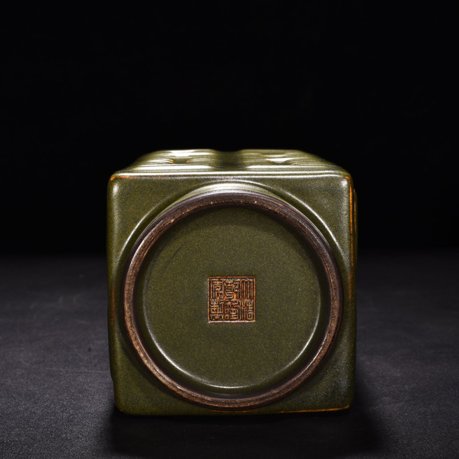 Qing Dynasty Qianlong tea powder glaze Bagua Wen Cong style bottle