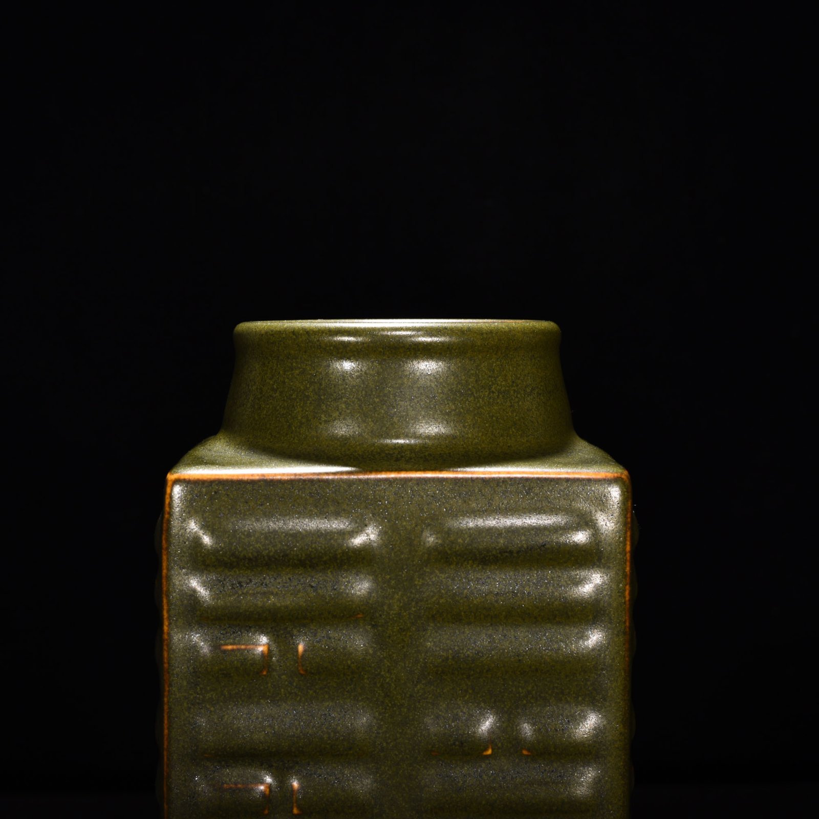 Qing Dynasty Qianlong tea powder glaze Bagua Wen Cong style bottle