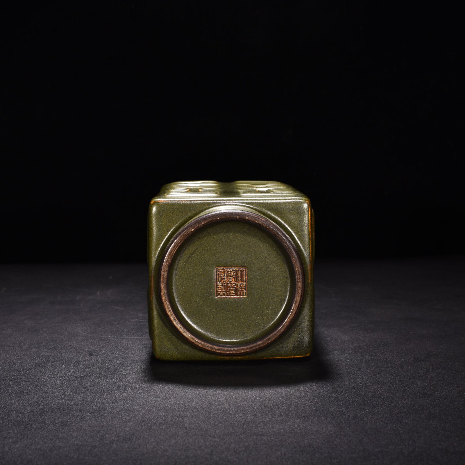 Qing Dynasty Qianlong tea powder glaze Bagua Wen Cong style bottle