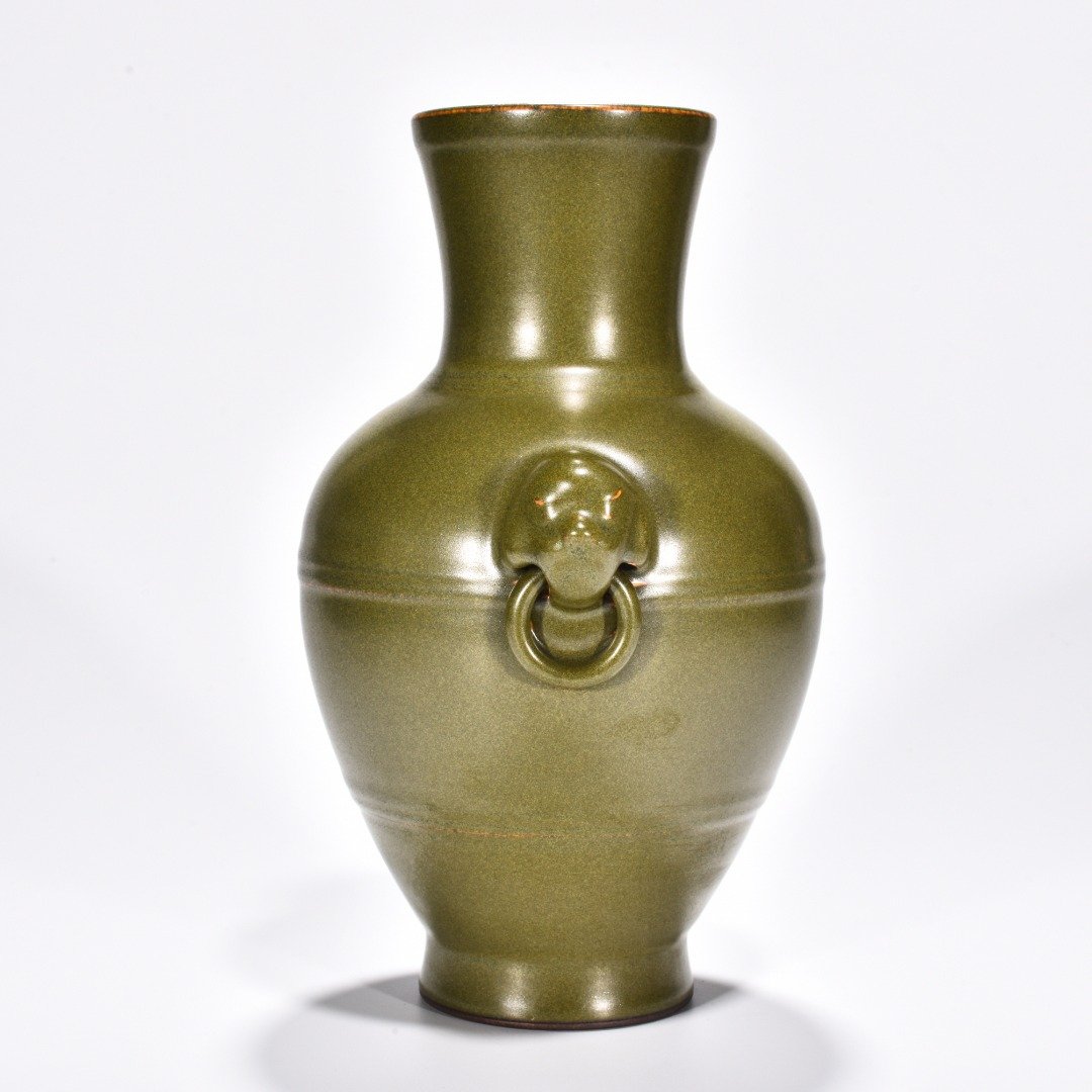 Qing Dynasty Qianlong tea powder glazed animal ear bottle