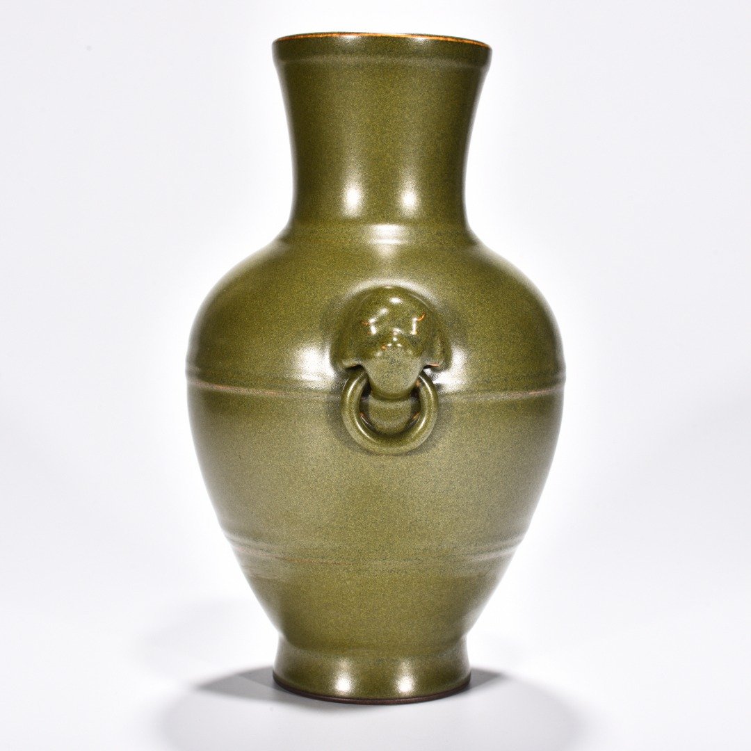 Qing Dynasty Qianlong tea powder glazed animal ear bottle