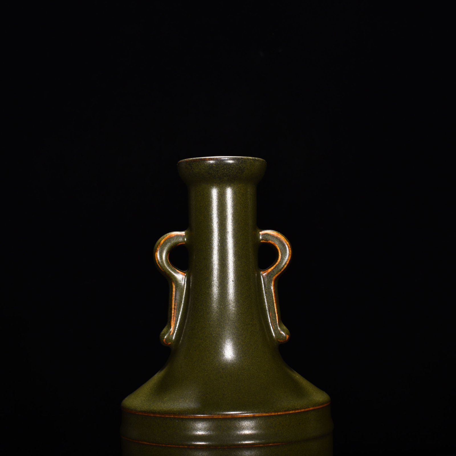 Qing Dynasty Qianlong tea powder-glazed amphorae