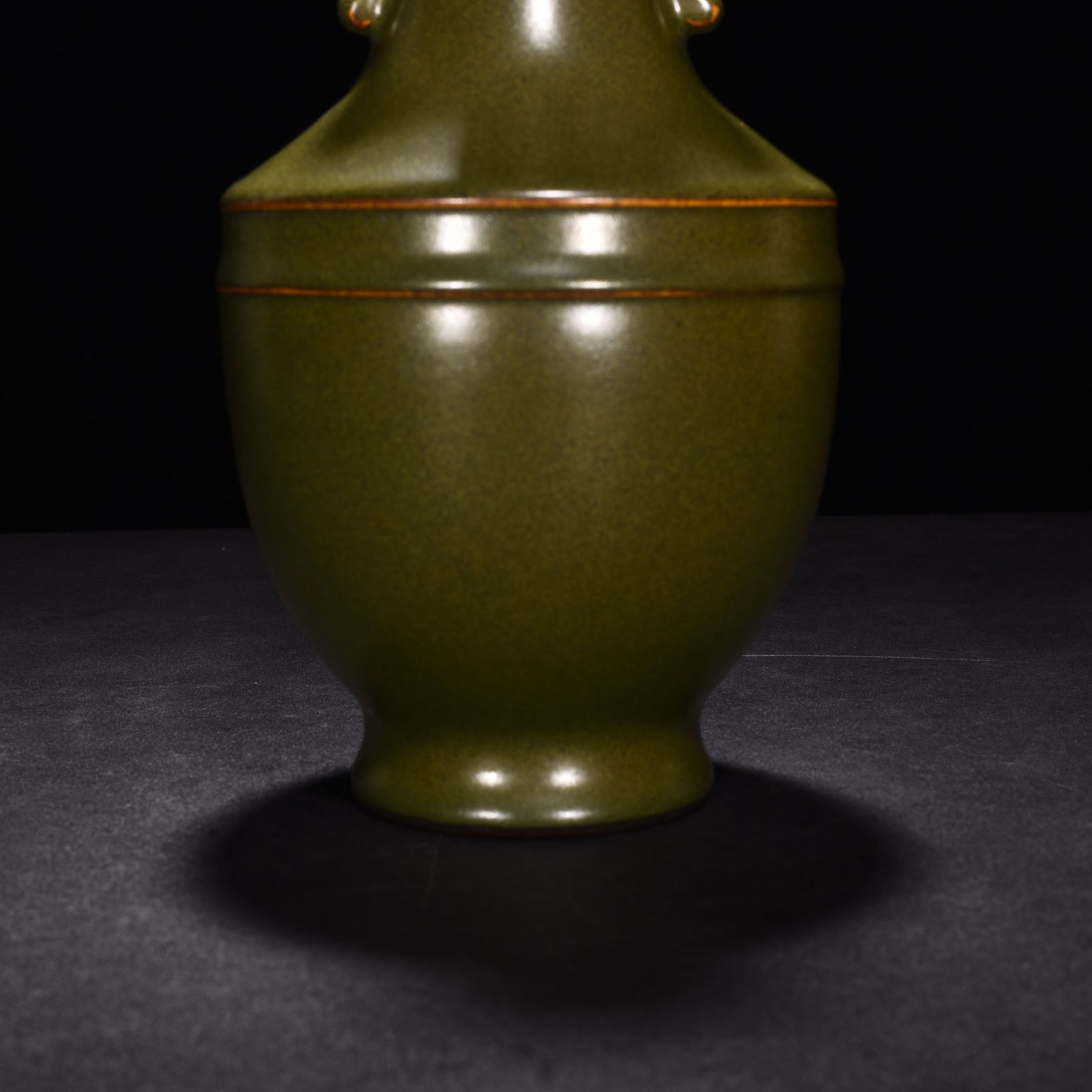 Qing Dynasty Qianlong tea powder-glazed amphorae