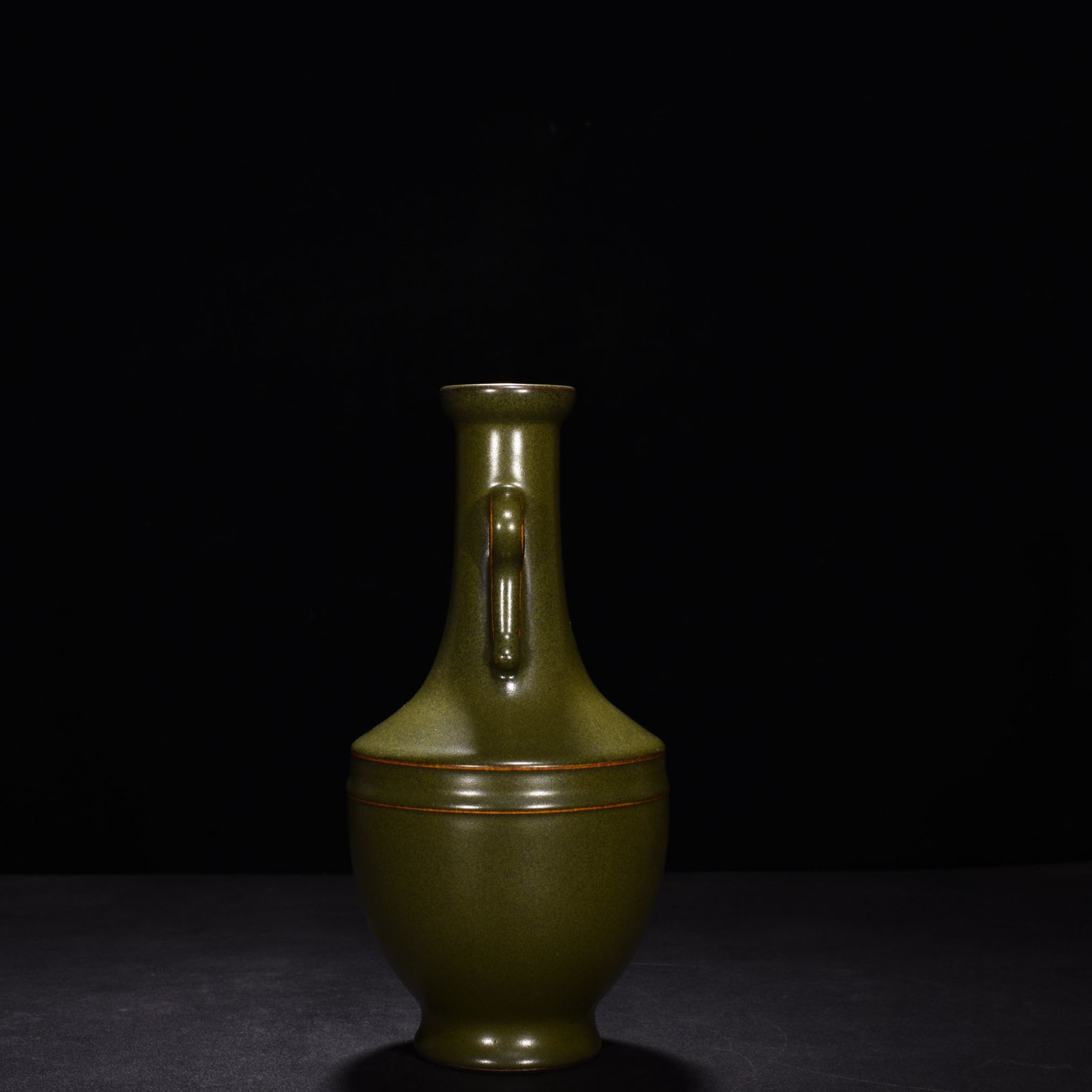 Qing Dynasty Qianlong tea powder-glazed amphorae