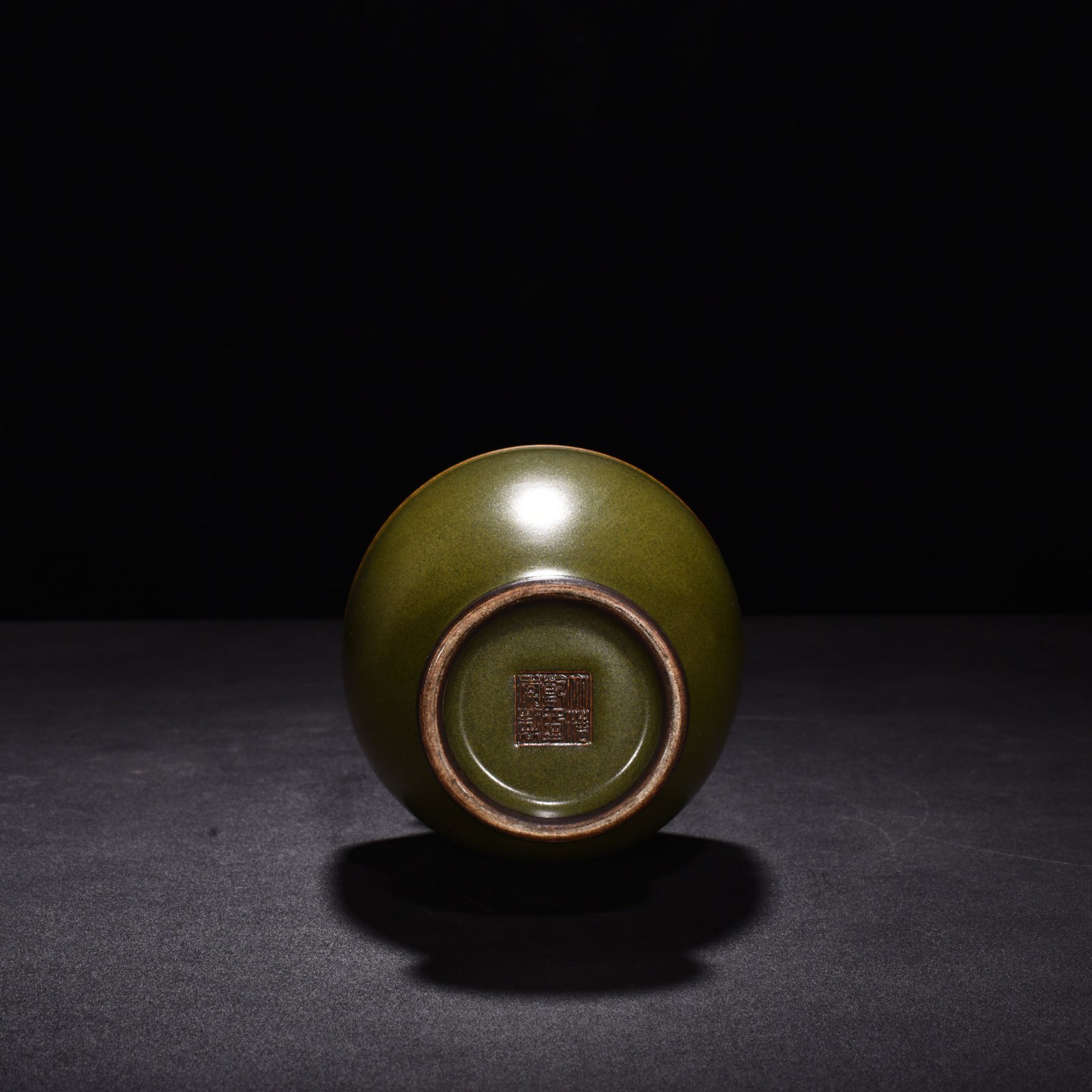 Qing Dynasty Qianlong tea powder-glazed amphorae