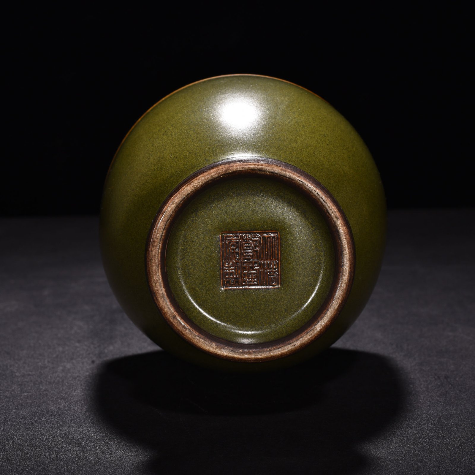Qing Dynasty Qianlong tea powder-glazed amphorae