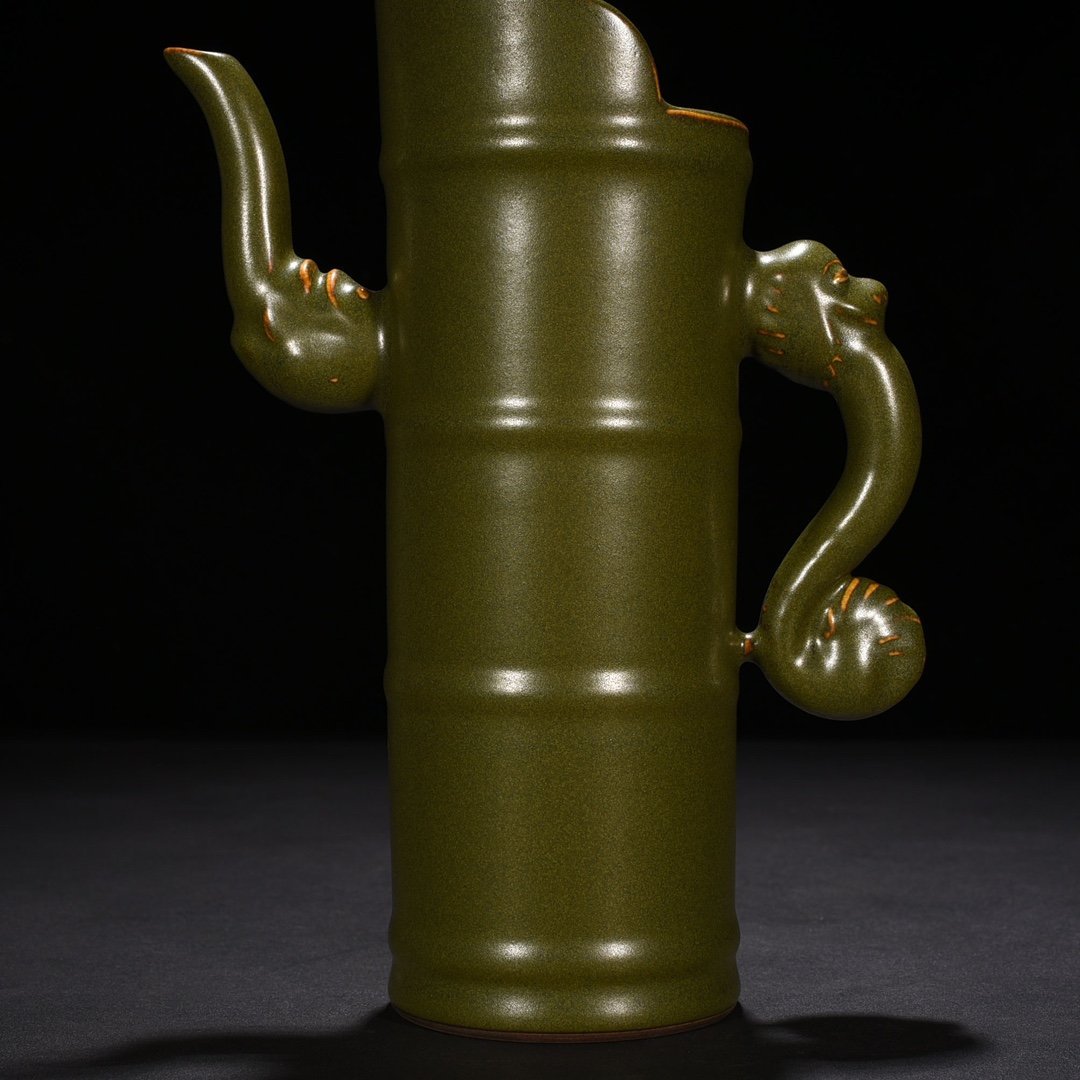Qing Dynasty Qianlong tea powder glazed Duomu teapot