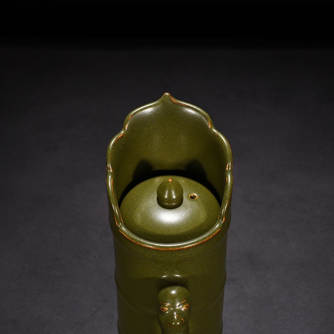 Qing Dynasty Qianlong tea powder glazed Duomu teapot