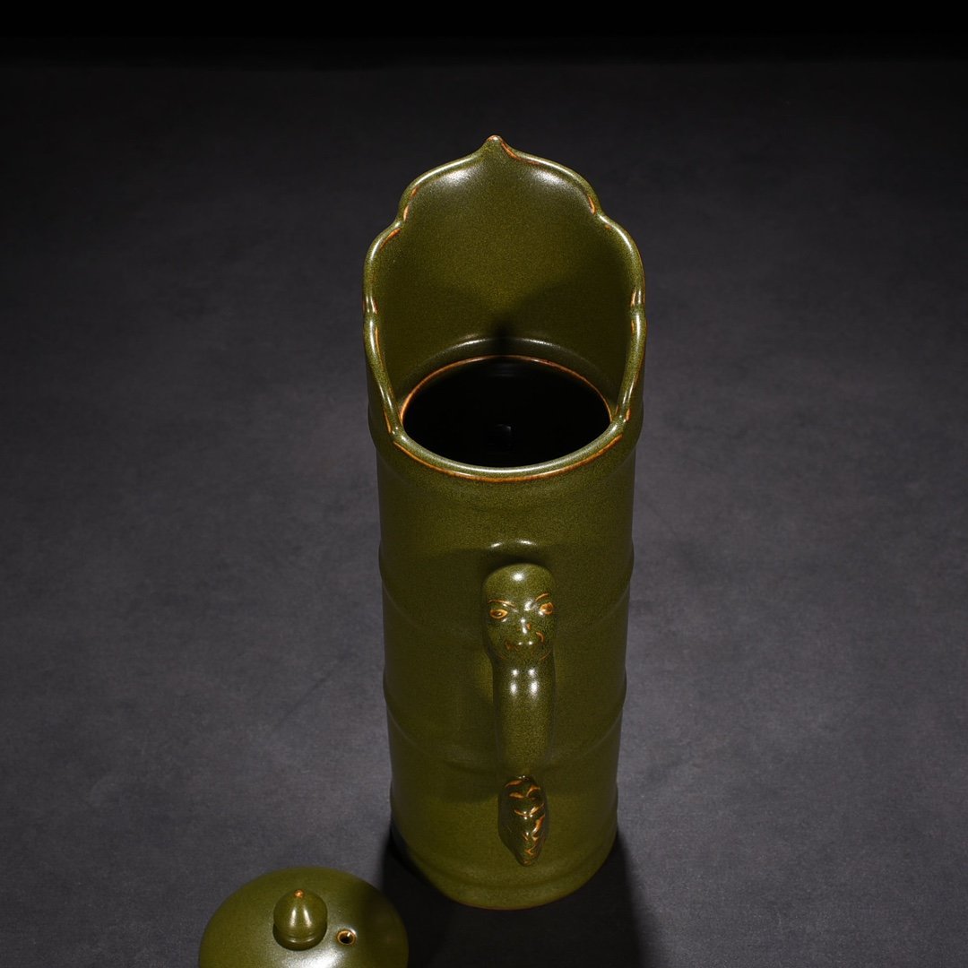 Qing Dynasty Qianlong tea powder glazed Duomu teapot