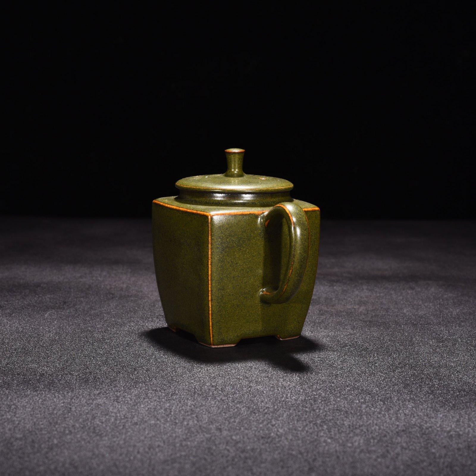 Qing Dynasty Qianlong tea glazed square teapot