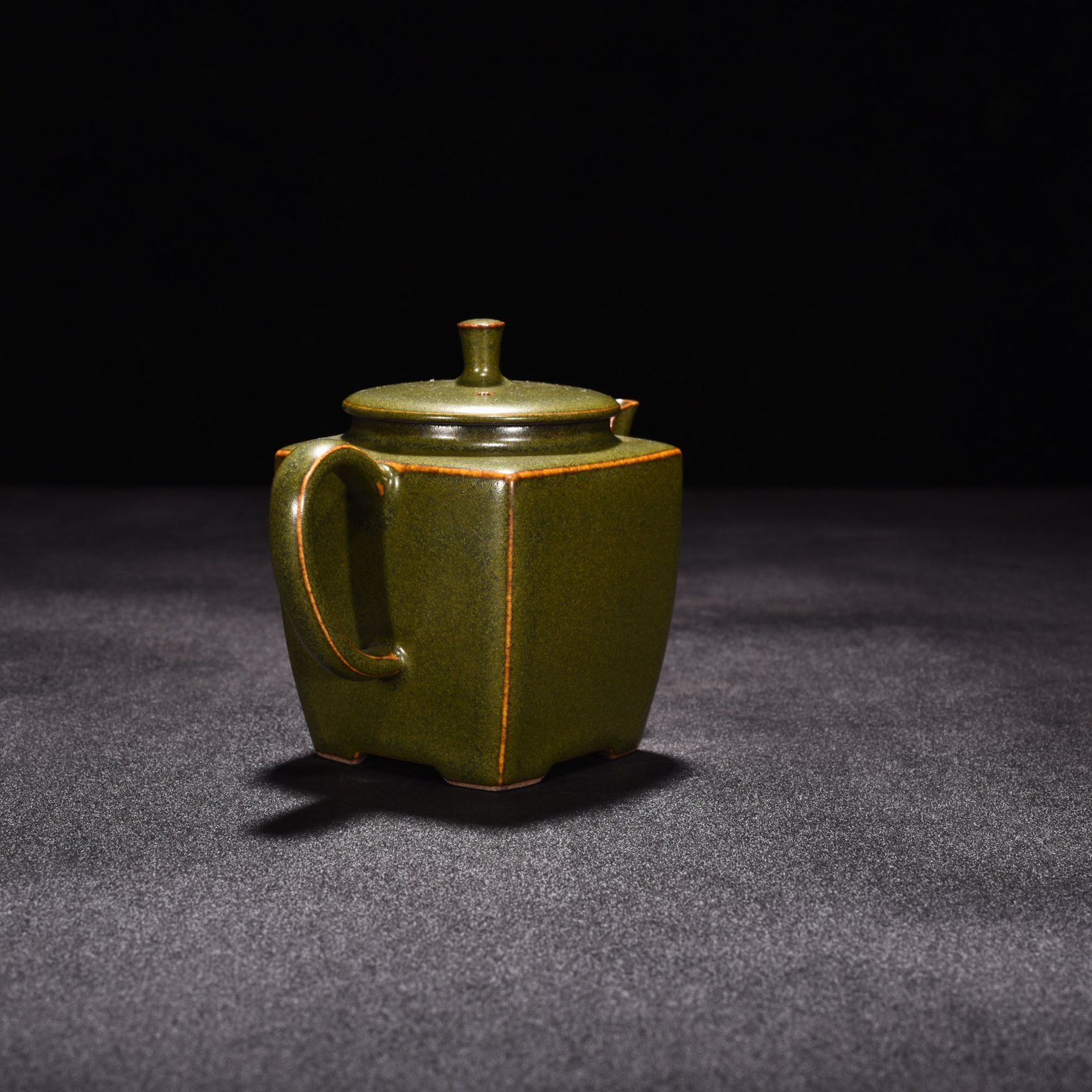 Qing Dynasty Qianlong tea glazed square teapot