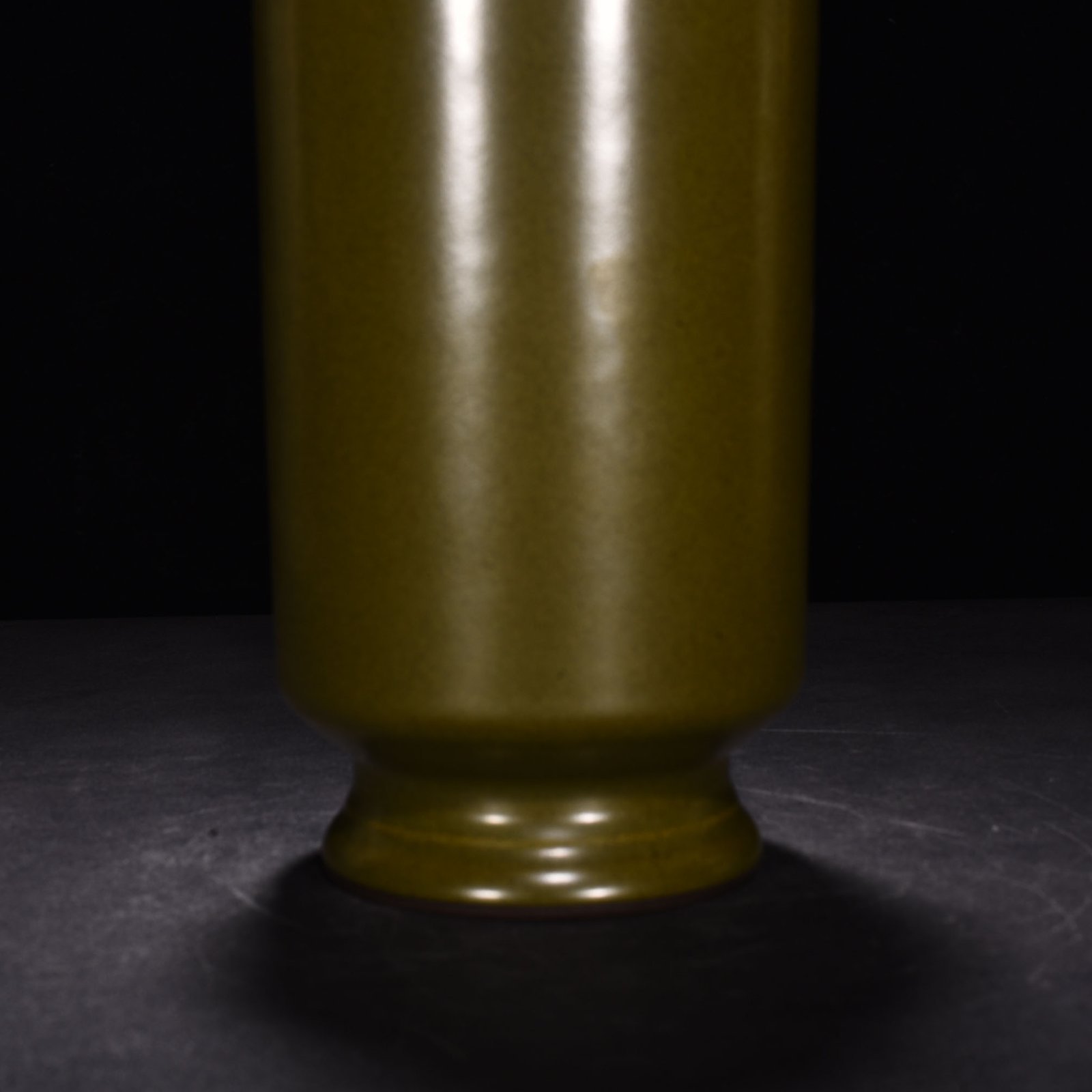 Qing Dynasty Qianlong tea powder glaze hammer bottle