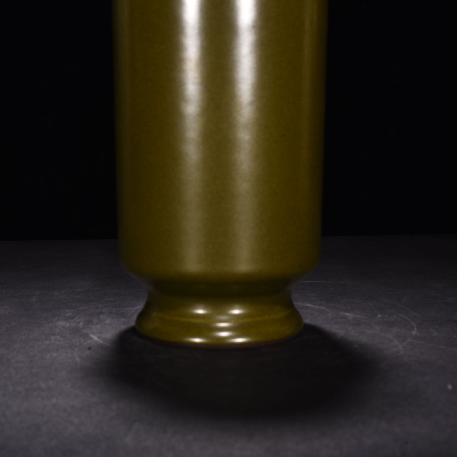 Qing Dynasty Qianlong tea powder glaze hammer bottle