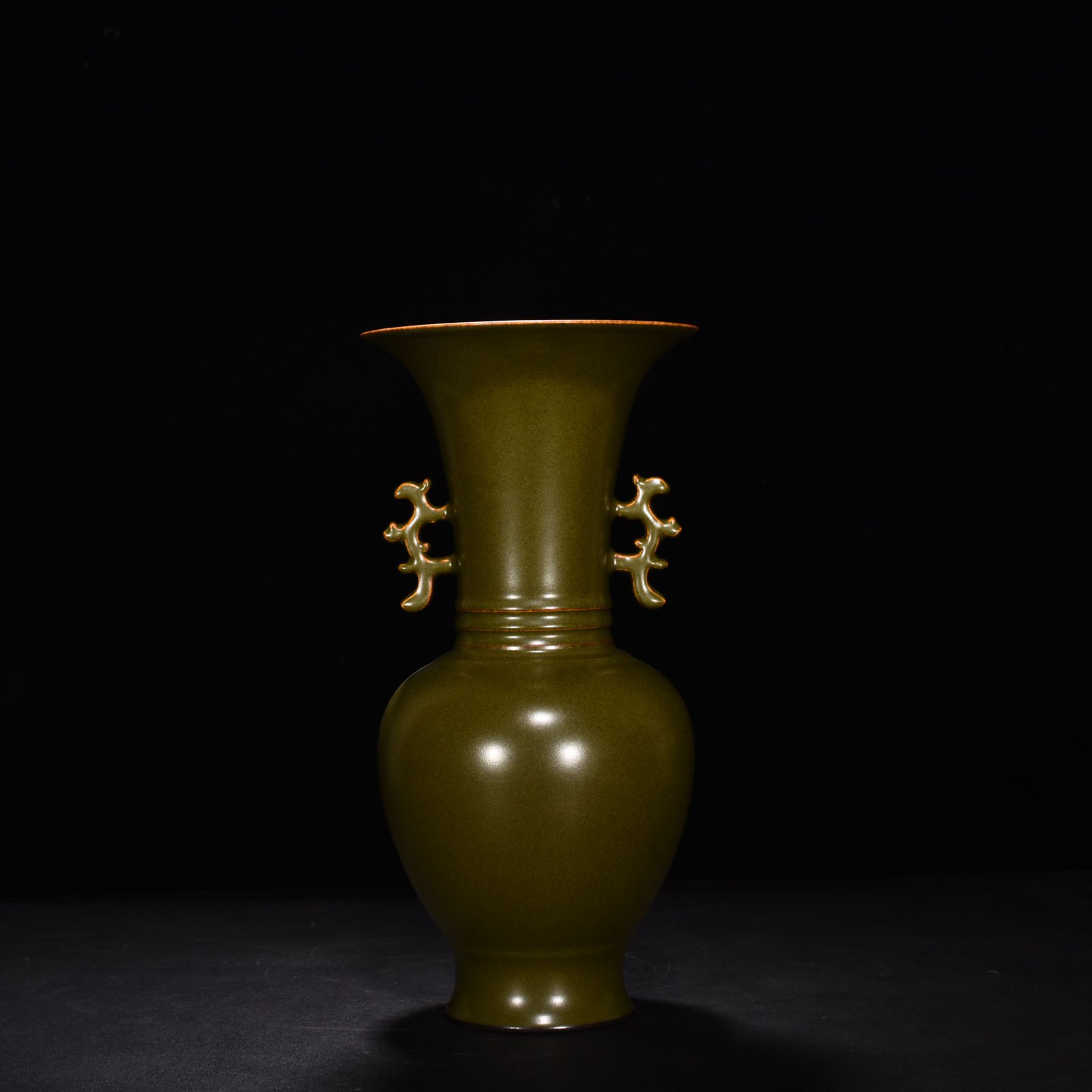 Qing Dynasty Qianlong tea powder glaze double-eared flower goblet