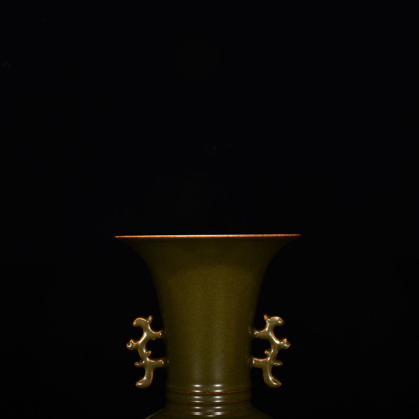 Qing Dynasty Qianlong tea powder glaze double-eared flower goblet