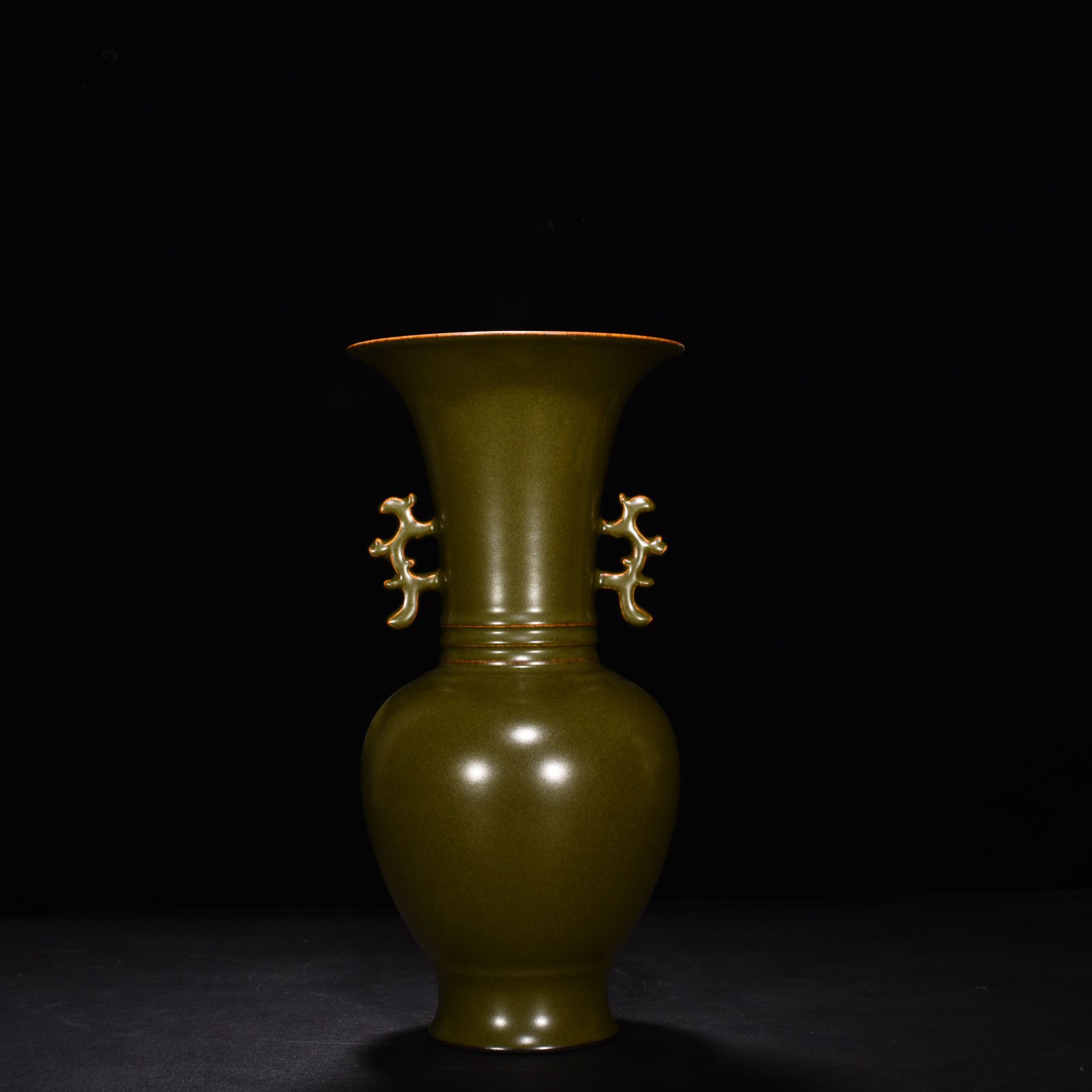 Qing Dynasty Qianlong tea powder glaze double-eared flower goblet