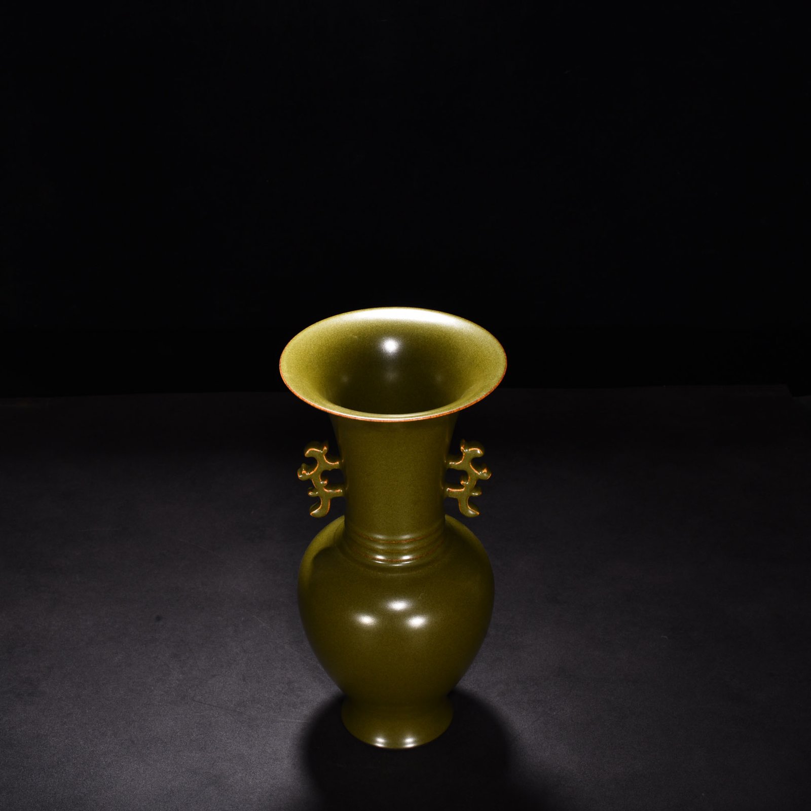 Qing Dynasty Qianlong tea powder glaze double-eared flower goblet
