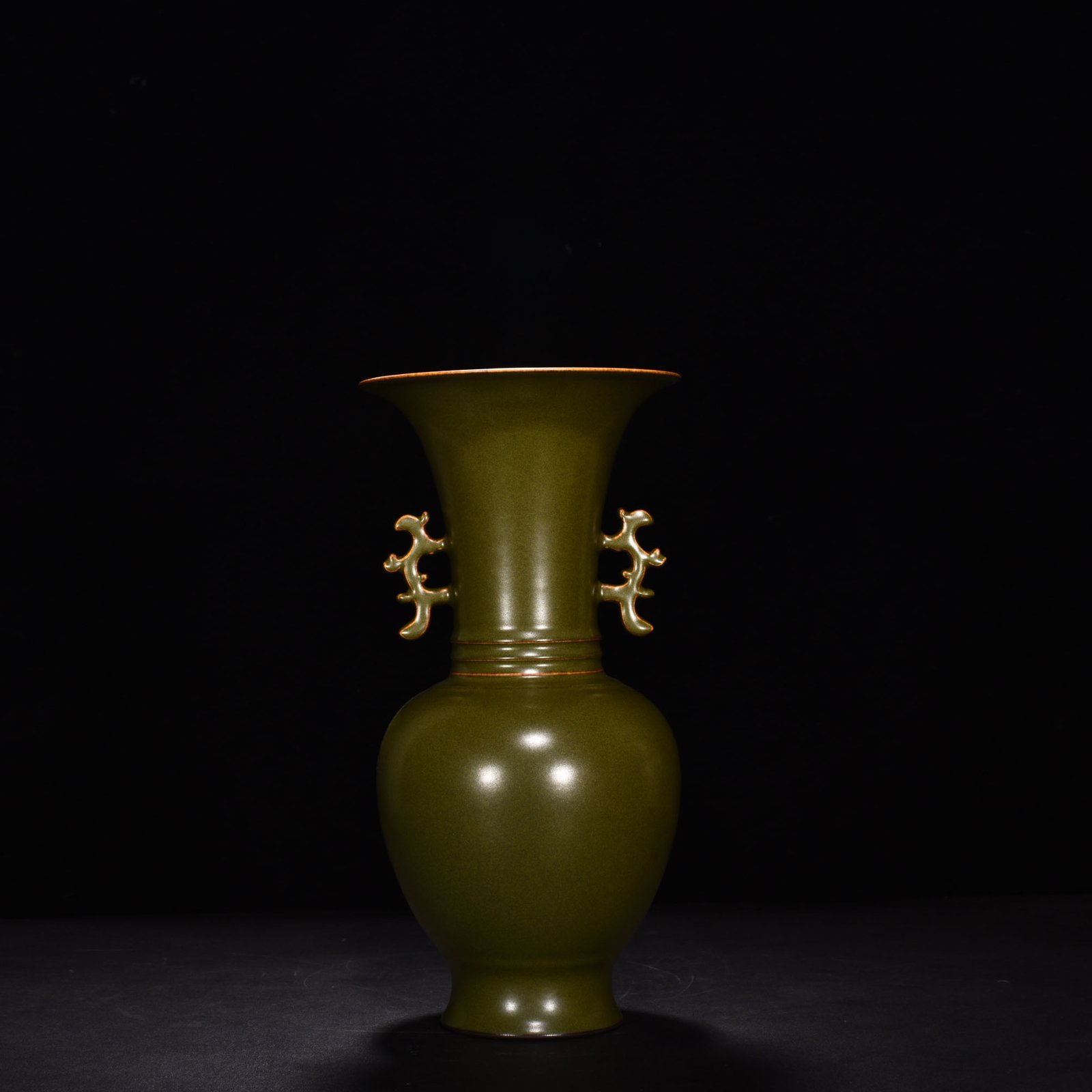 Qing Dynasty Qianlong tea powder glaze double-eared flower cup