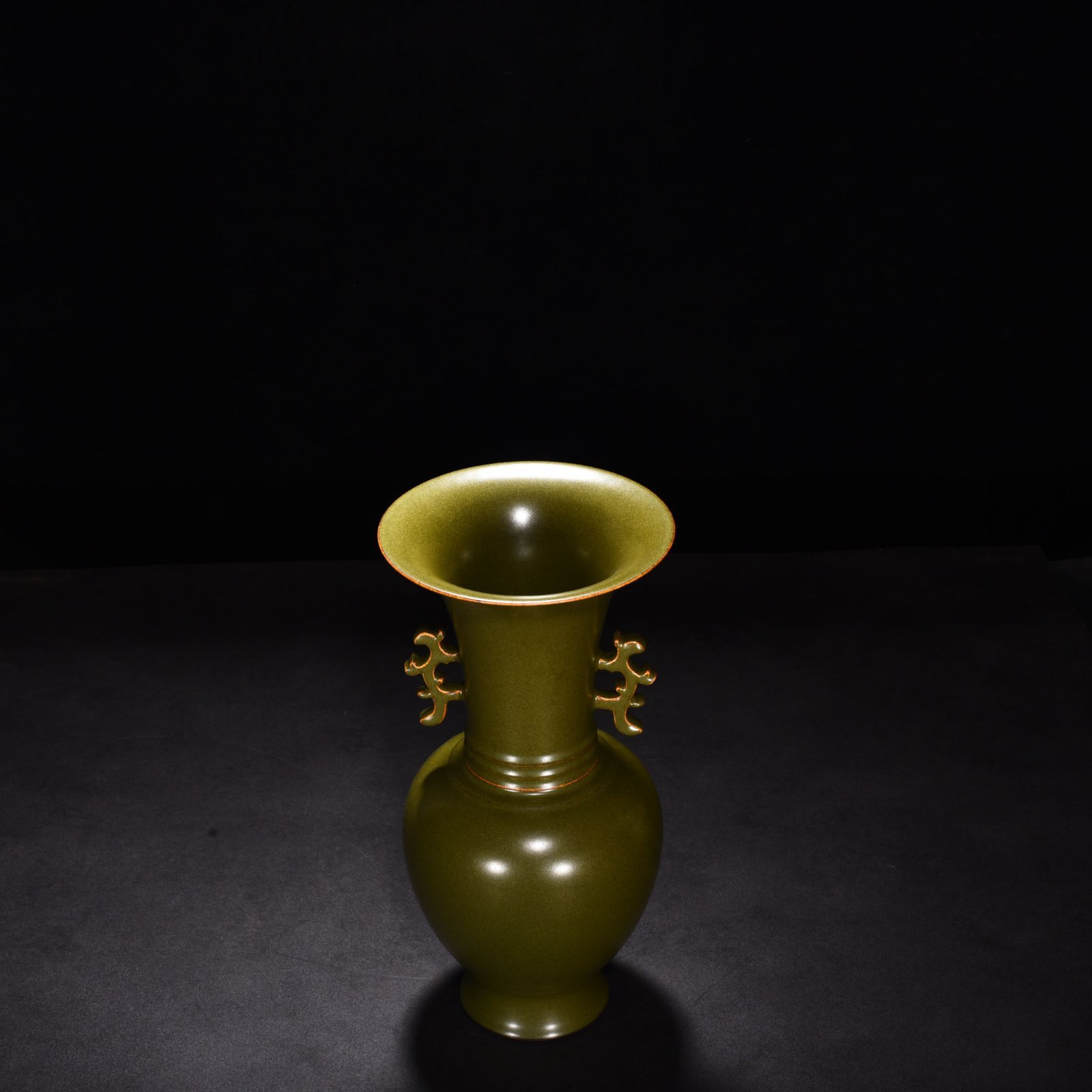 Qing Dynasty Qianlong tea powder glaze double-eared flower cup