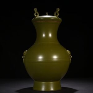 Qing Dynasty Qianlong tea powder glaze with dazzling ear-shaped statue