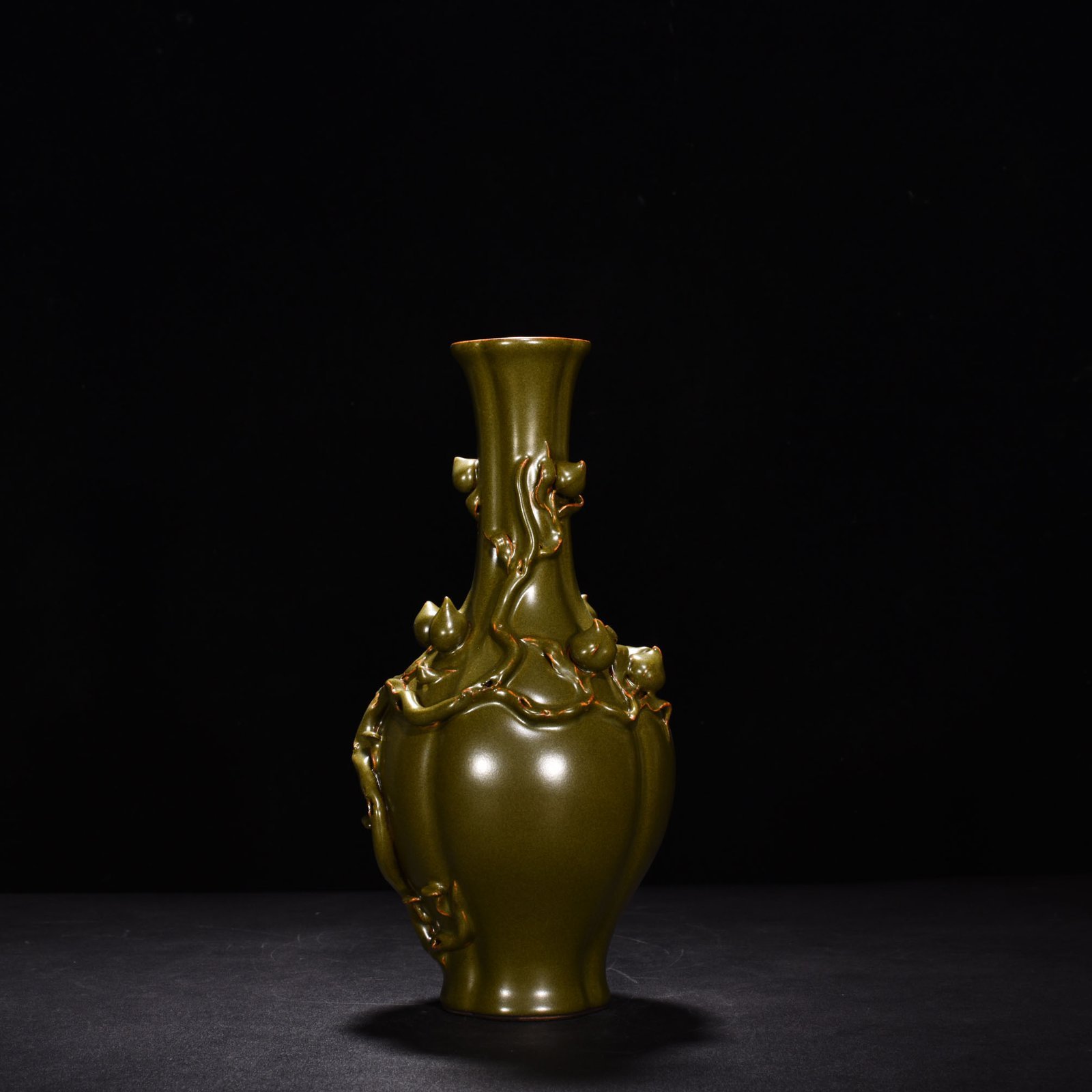 Qing Dynasty Qianlong tea powder-glazed Fushou Ruyi bottle