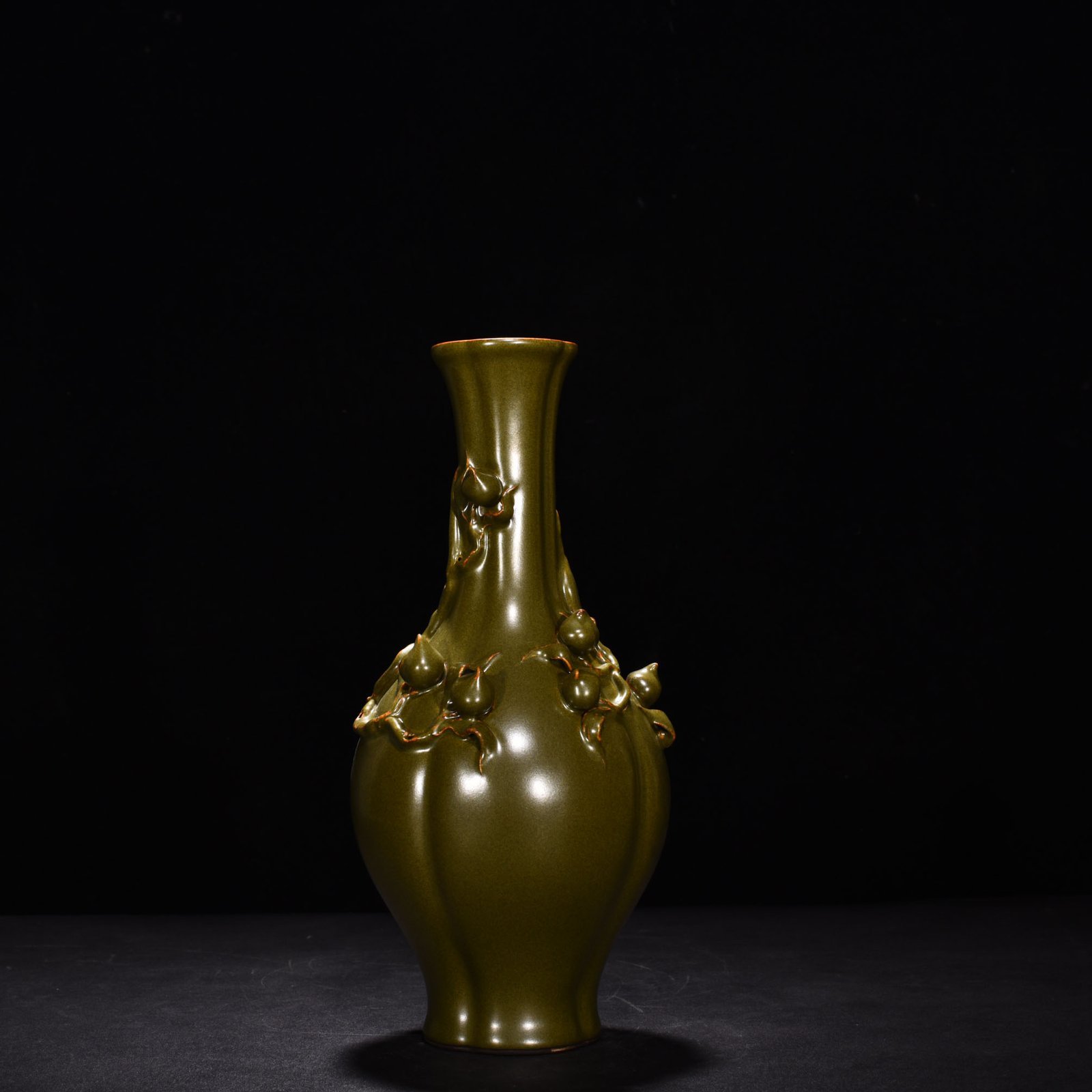 Qing Dynasty Qianlong tea powder-glazed Fushou Ruyi bottle
