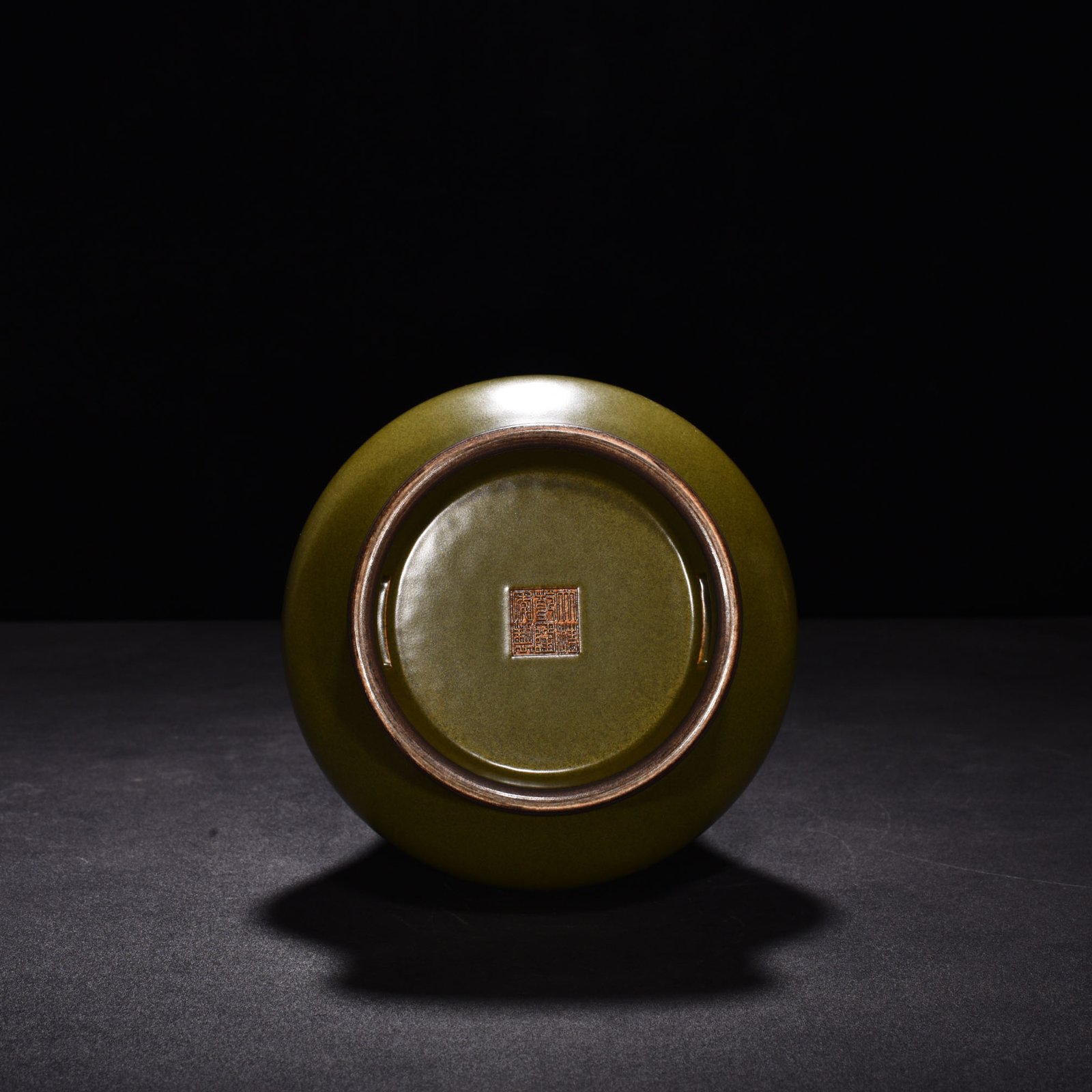Qing Dynasty Qianlong Tea Leaves Glazed Water Chestnut Belt Zun
