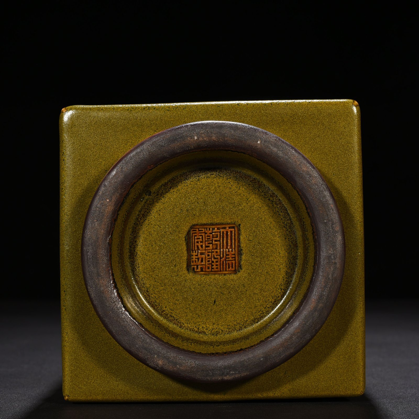 Qing Dynasty Qianlong tea eel yellow glaze Bagua Cong style bottle