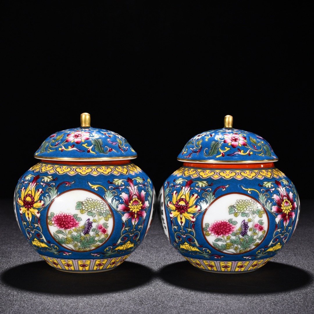 Qing Dynasty Qianlong blue ground enamel flower lid jar